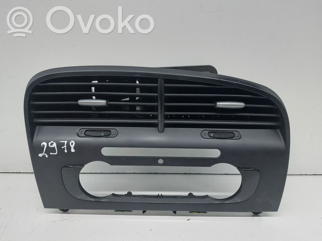 Seat Altea XL Dash center air vent grill 