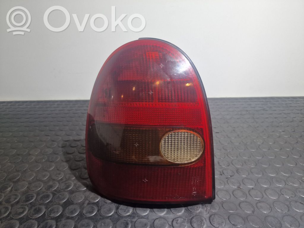 Opel Corsa B Aizmugurējais lukturis virsbūvē 