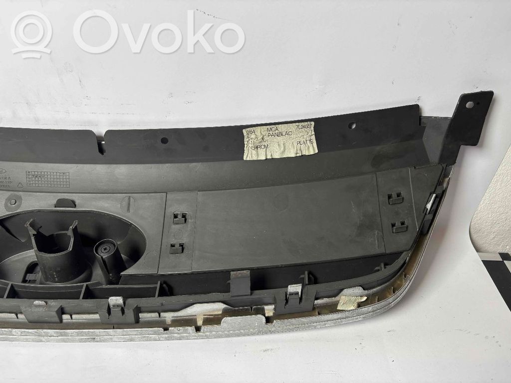 Ford C-MAX I Etusäleikkö 