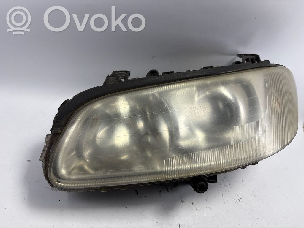 Opel Omega B1 Lampa przednia 