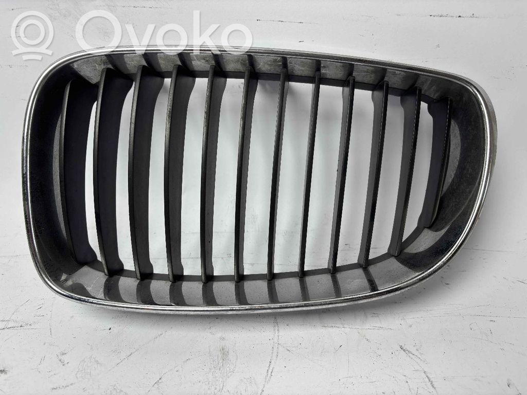 Grille de calandre avant   7166439