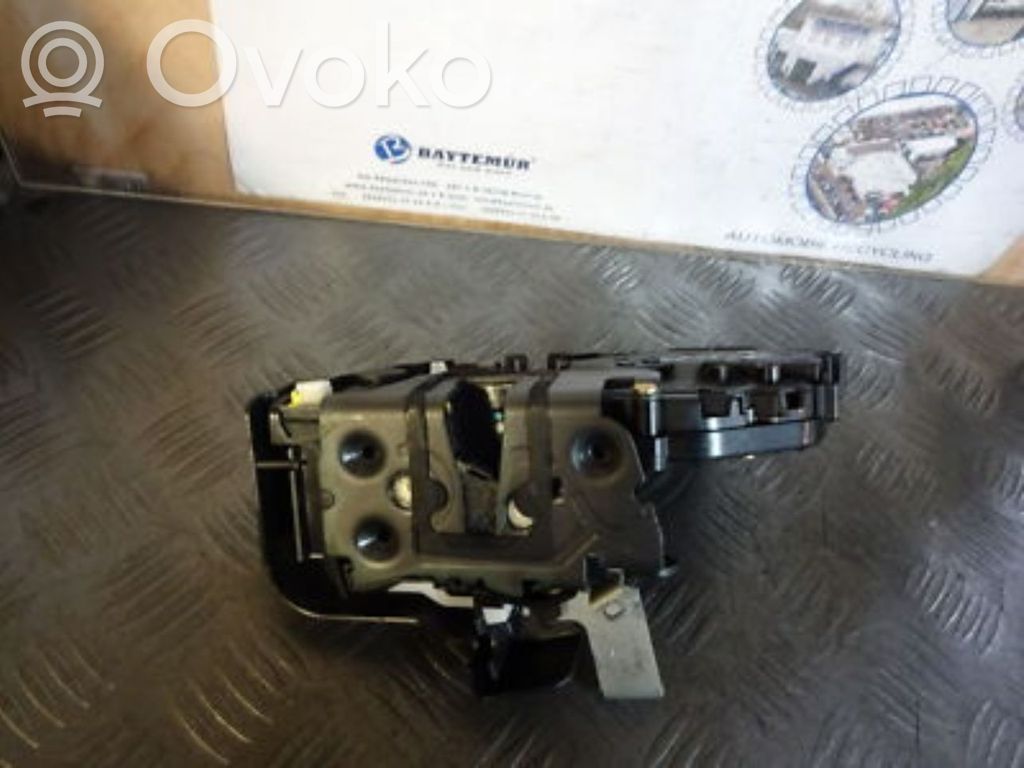 Ford Focus Aizmugurē slēdzene 