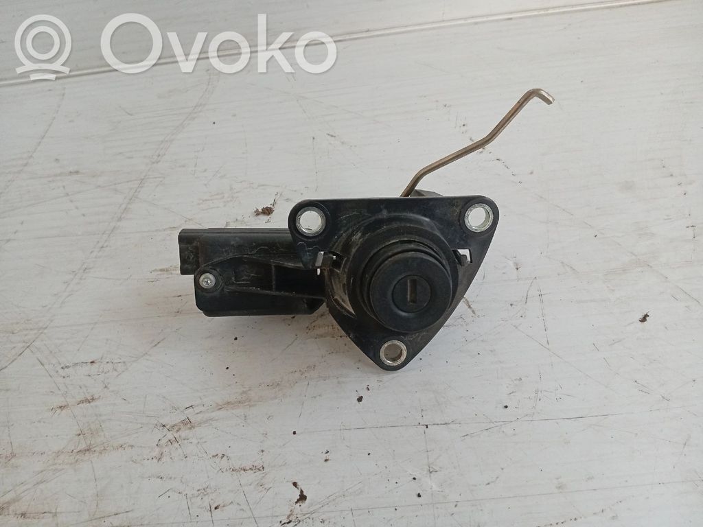 Aizmugurējā pārsega slēdzene (ārpusē)   N0503704