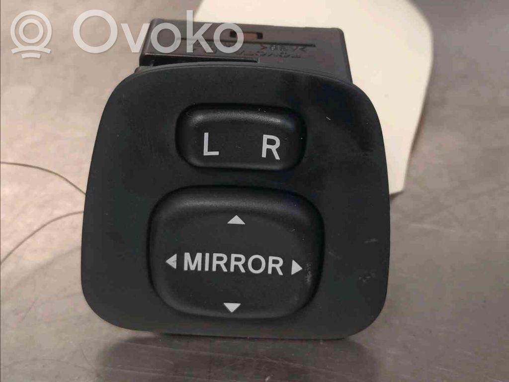 Peugeot 108 Wing mirror switch 
