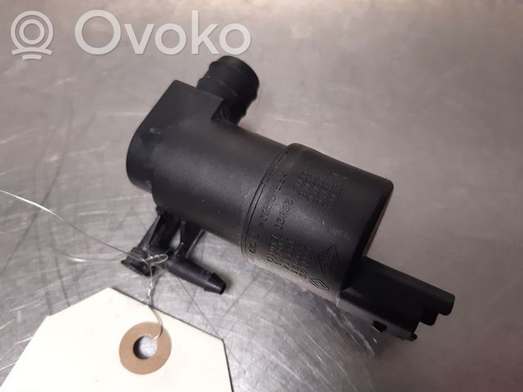 Renault Master III Windscreen/windshield washer pump 