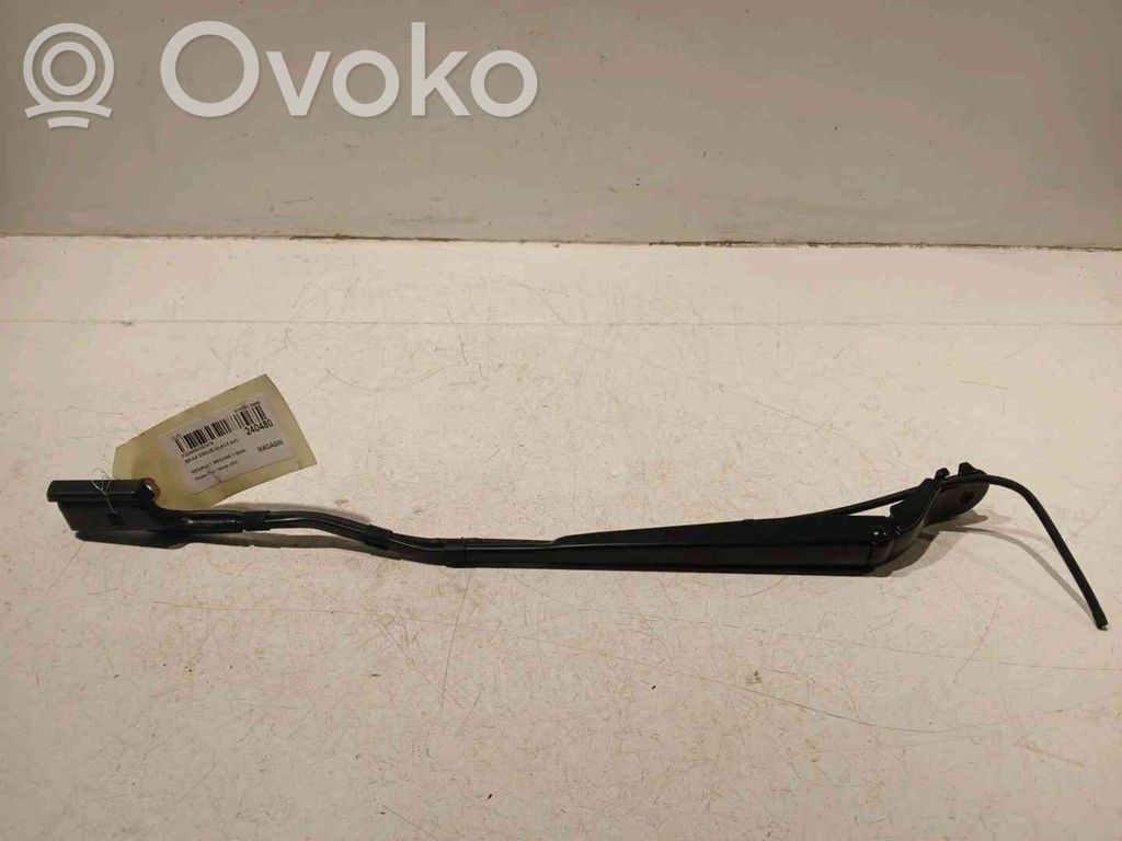 Renault Megane E-Tech Front wiper blade arm 