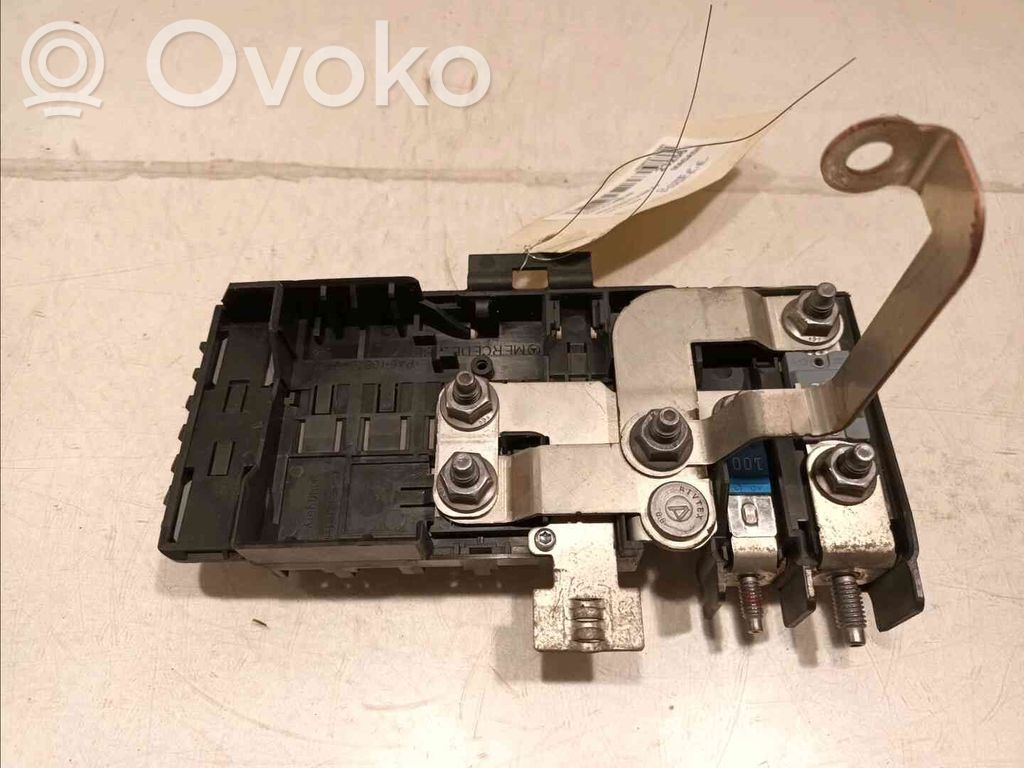 Mercedes-Benz B W246 W242 Fuse module 