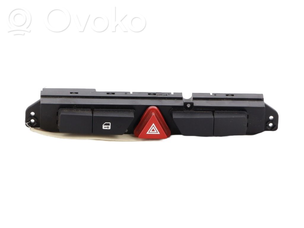 KIA Ceed Hazard light switch 