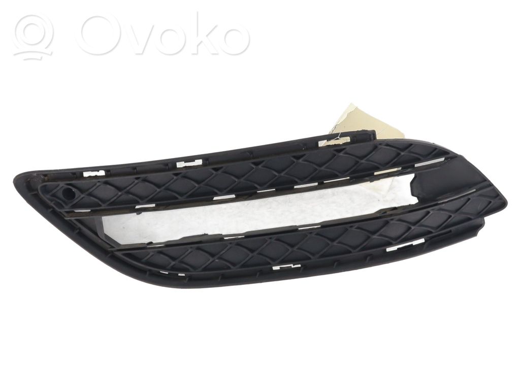 Mercedes-Benz B W246 W242 Kratka dolna zderzaka przedniego 