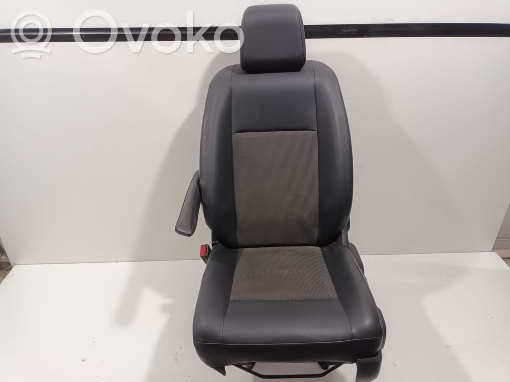 Opel Vivaro Front driver seat 