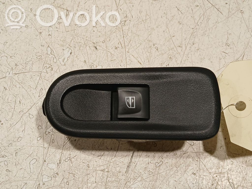 Renault Dacia Duster Electric window control switch 