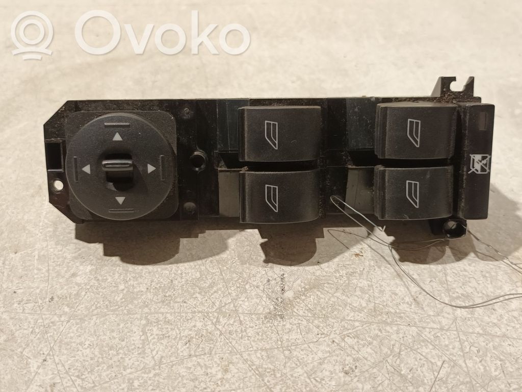 Electric window control switch   1483983