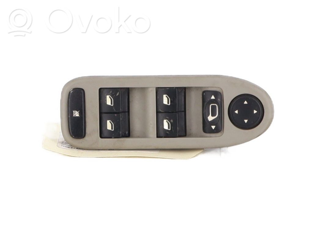 Electric window control switch   6554HV
