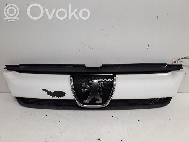 Peugeot Boxer Etupuskurin ylempi jäähdytinsäleikkö 