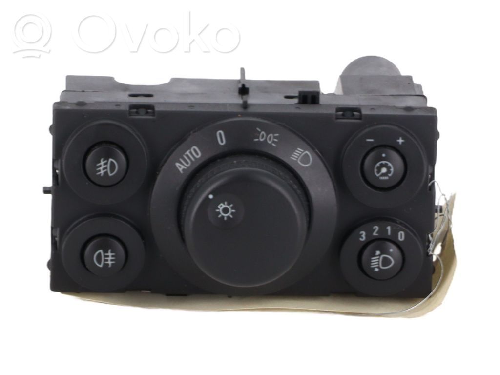 Opel Astra H Light switch 