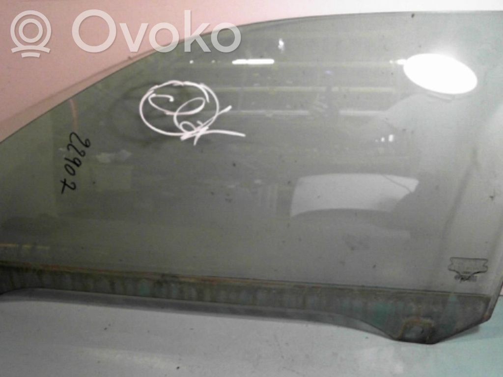 Szyba drzwi przednich   8L3845201