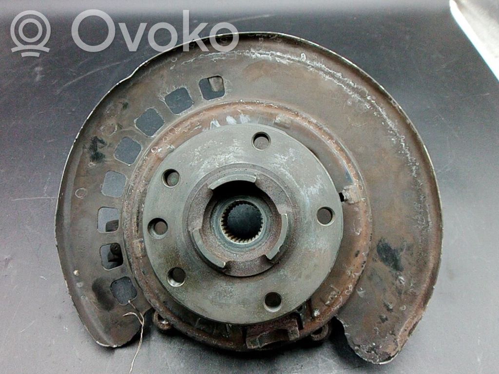 Pivot de moyeu arrière   7L8505435A