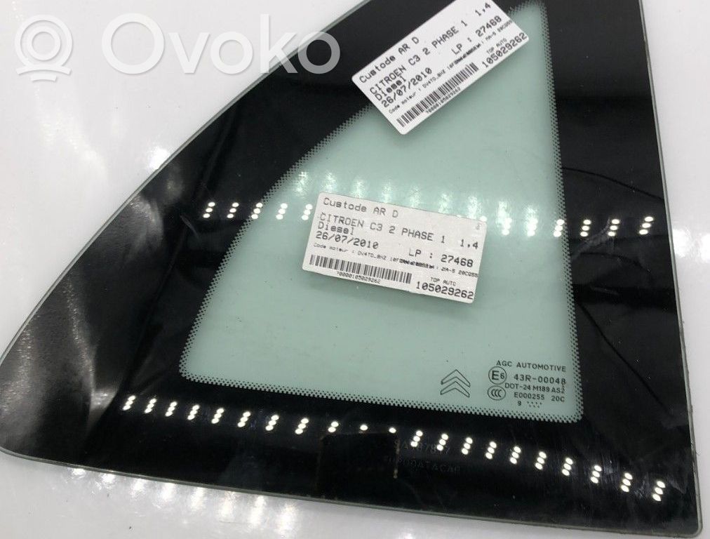 Rear side window   8569YF