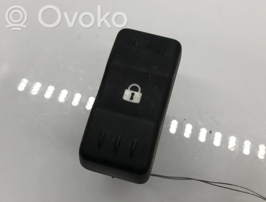 Central locking switch button   8200870249