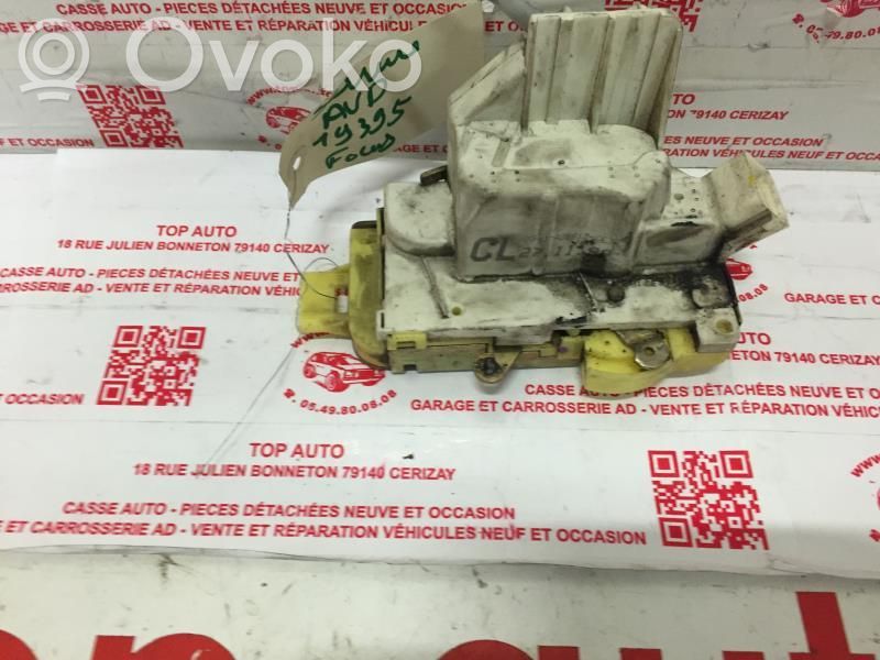 Ford Focus Priekšpusē slēdzene 