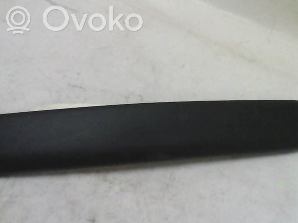 Front bumper splitter molding