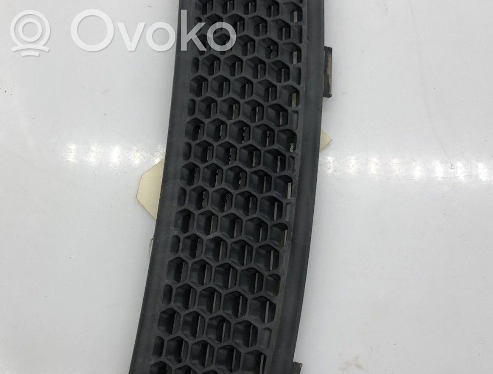 Mini One - Cooper R50 - 53 Wiper trim 