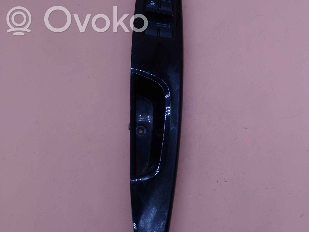 Mitsubishi Space Star Electric window control switch 