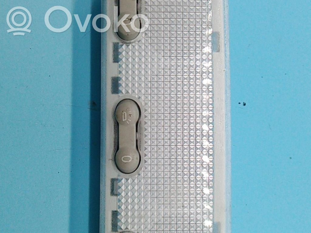 Nissan Juke I F15 Luz del asiento delantero 