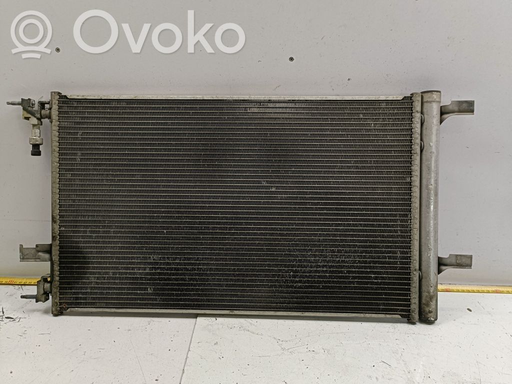 Opel Astra J Oro kondicionieriaus radiatorius aušinimo 