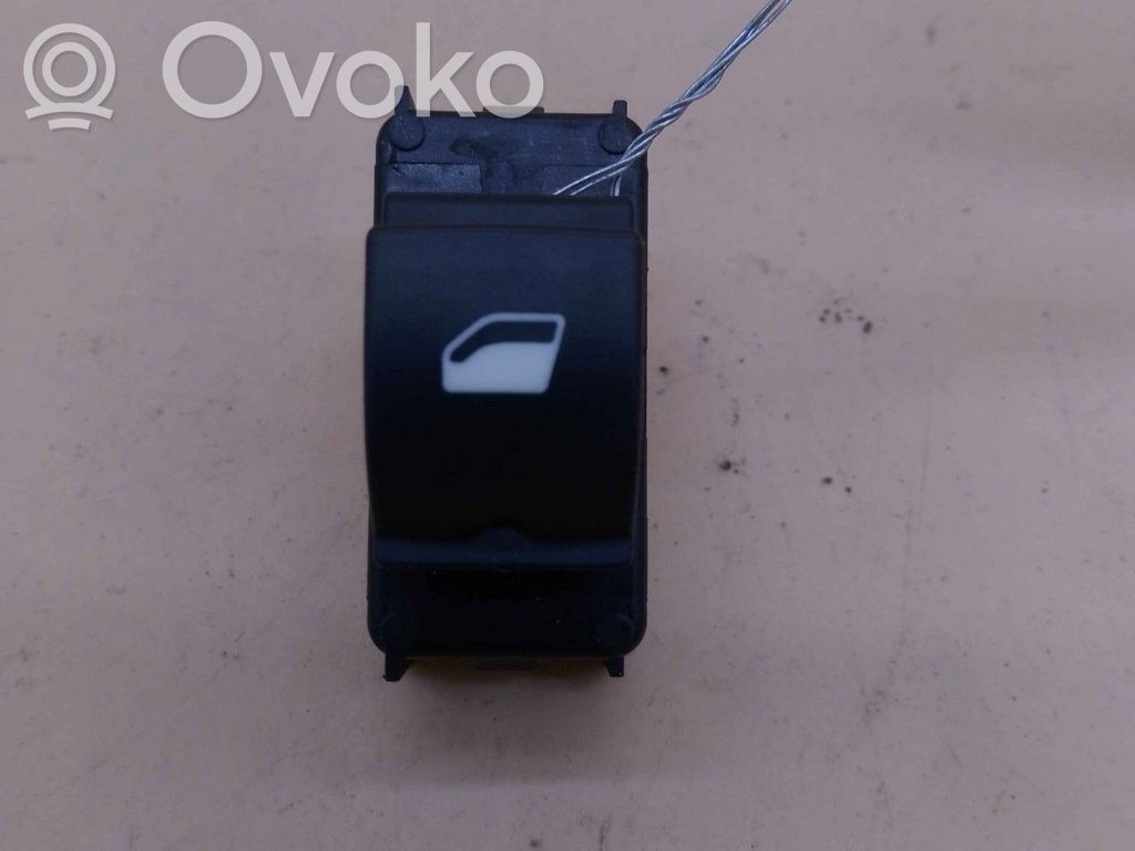 Peugeot 3008 II Electric window control switch 
