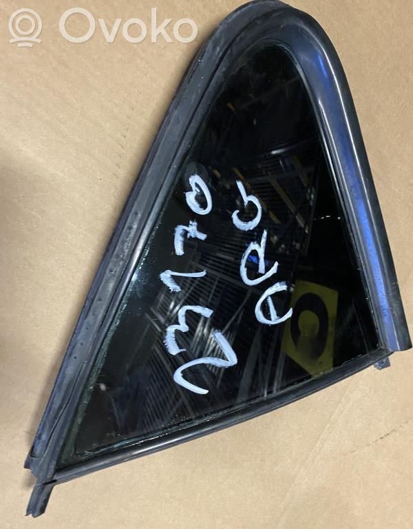 Peugeot 406 Ventanilla de ventilación de la puerta trasera 