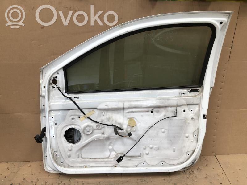Renault Clio III Puerta delantera 