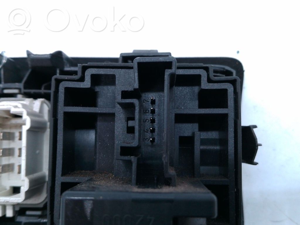 Renault Clio III Headlight level height control switch 