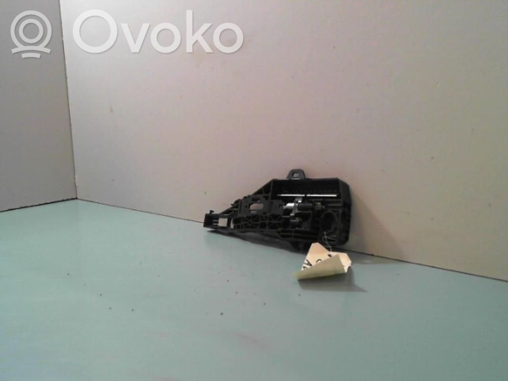 Renault Clio IV Klamka/wspornik zewnętrzny drzwi przednich 