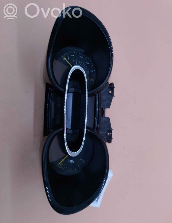 Renault Clio IV Speedometer (instrument cluster) 
