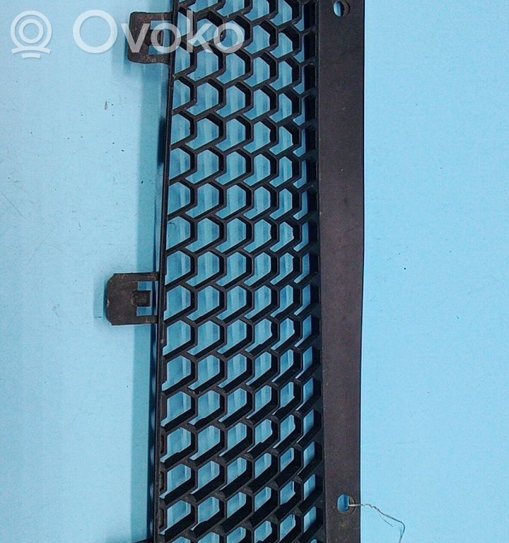 Renault Master II Front bumper upper radiator grill 