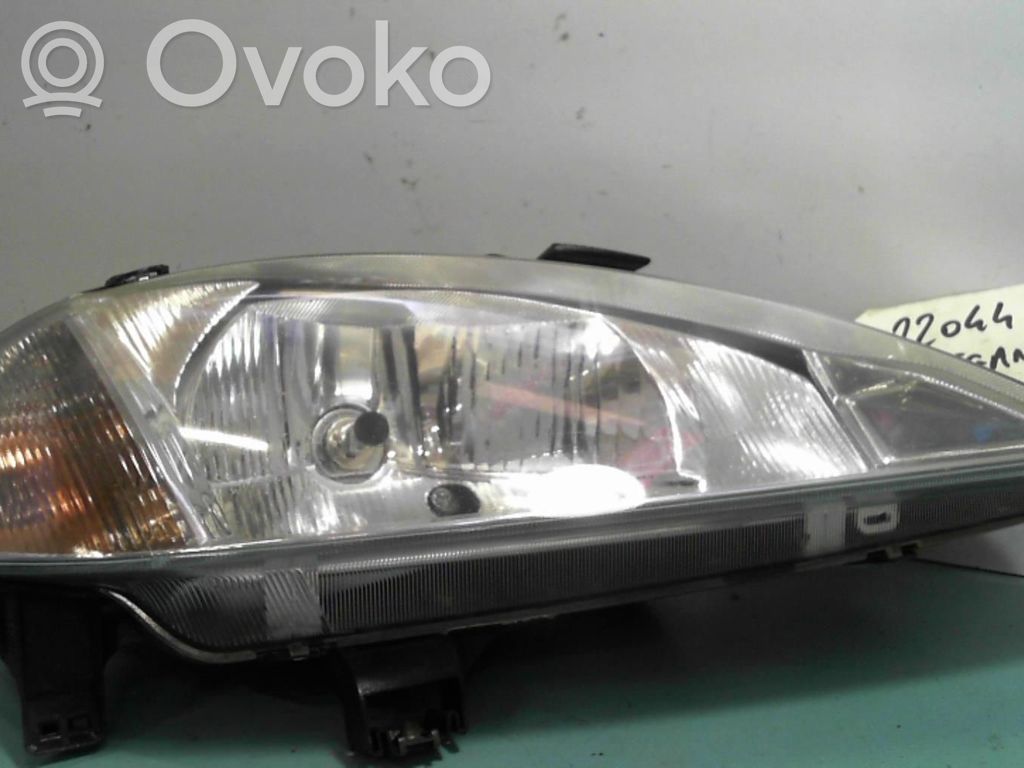 Renault Megane I Lampa przednia 