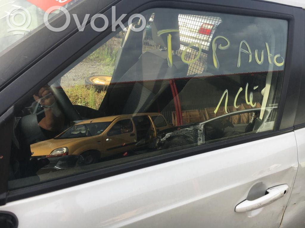 Szyba drzwi przednich   8450262R02