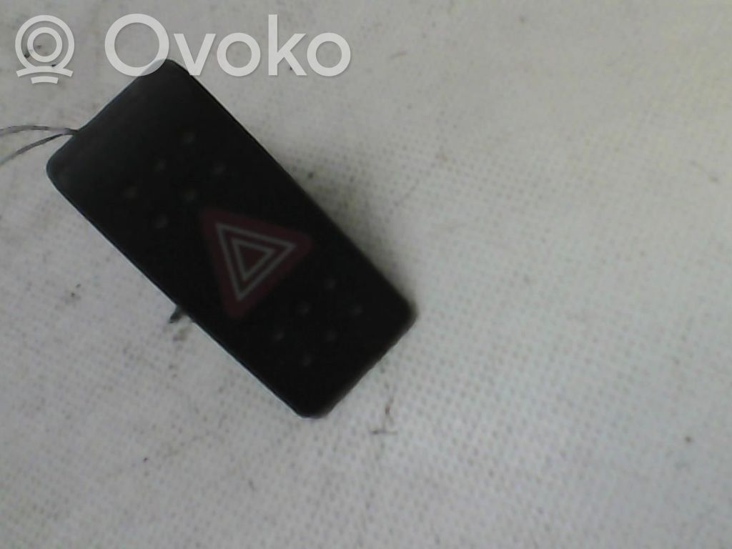 Suzuki SX4 Botón interruptor de luz de peligro 