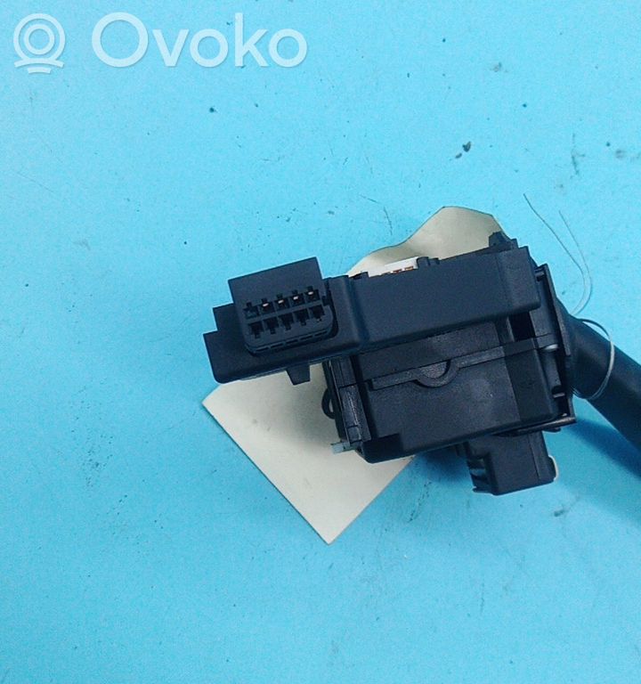 Volkswagen Golf V Palanca de intermitentes 
