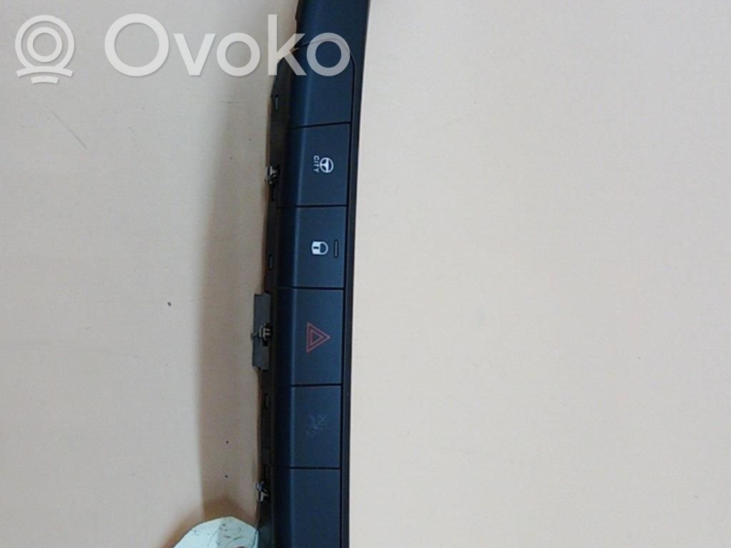 Fiat Tipo Hazard light switch 
