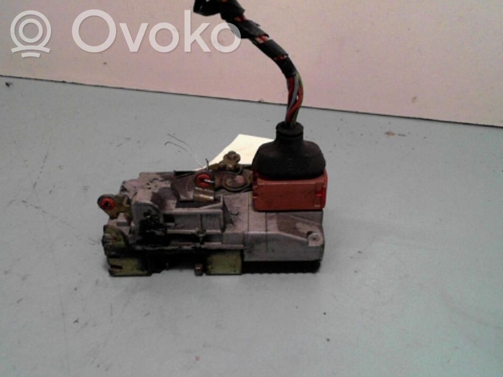 Peugeot 806 Front door lock 