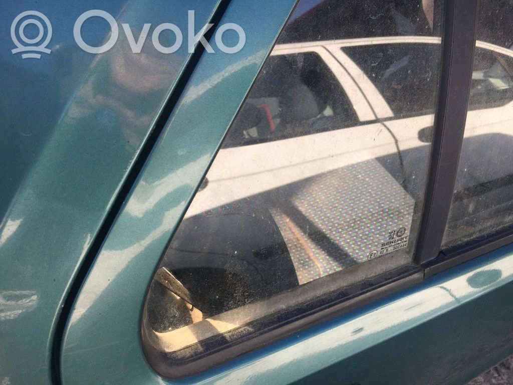 Peugeot 106 Szyba karoseryjna drzwi tylnych 