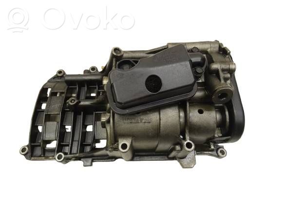 Oil pump   7793754