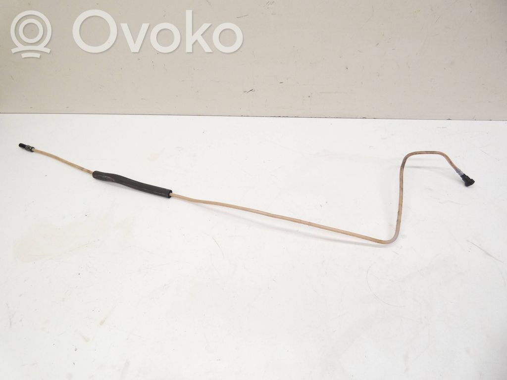 Polttoaineputken letku   7293950
