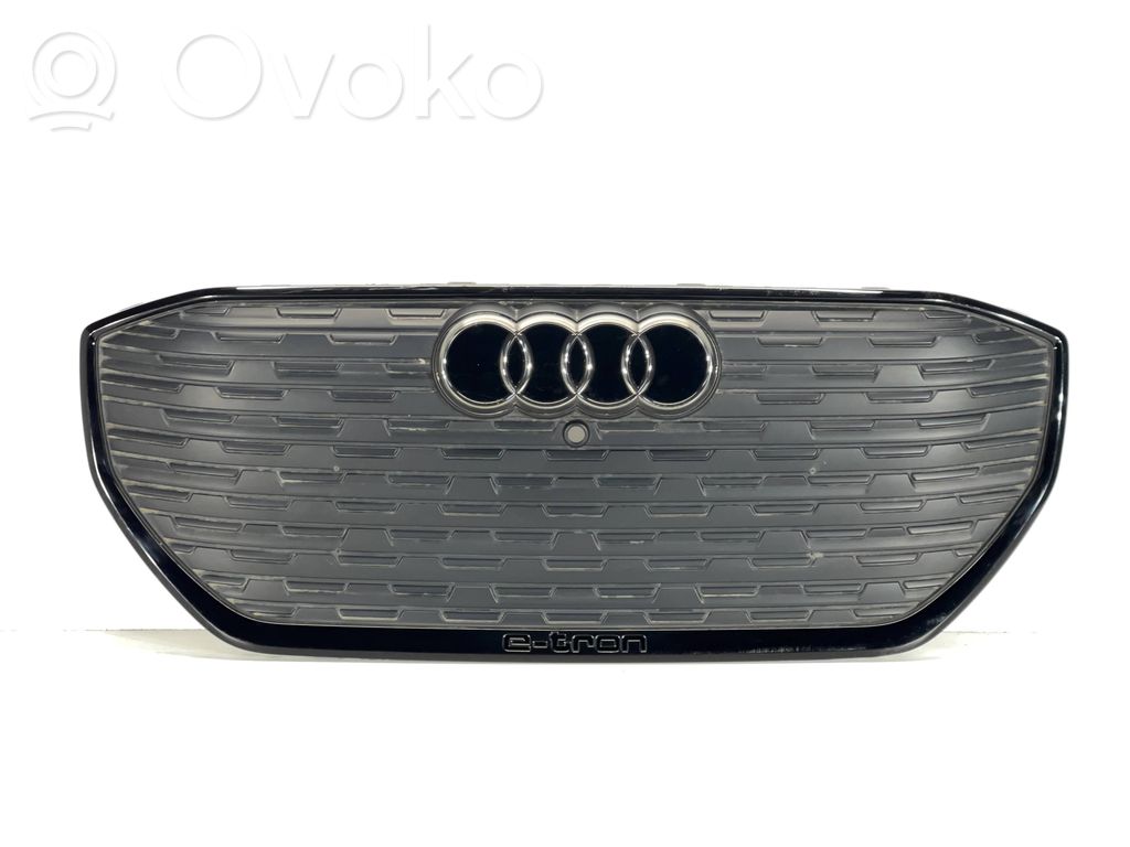 Audi Q4 Sportback e-tron Maskownica / Grill / Atrapa górna chłodnicy 