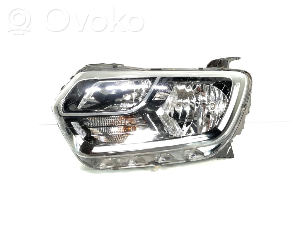 Dacia Duster II Lampa przednia 