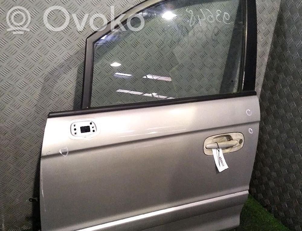 Hyundai Trajet Puerta delantera 