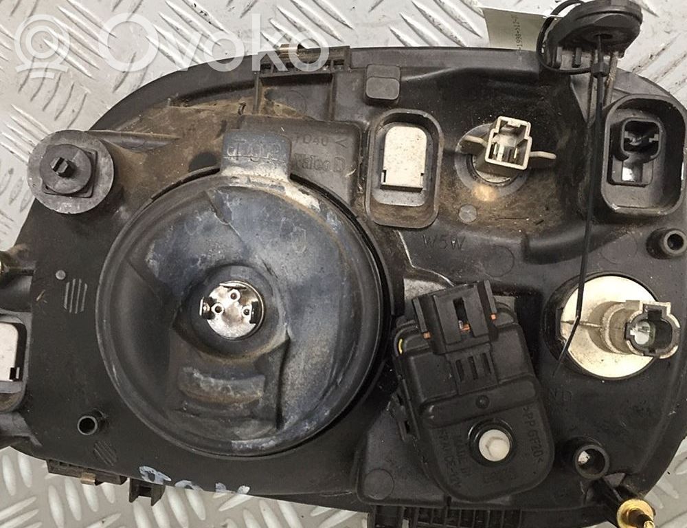 Scheinwerfer   B60106F620