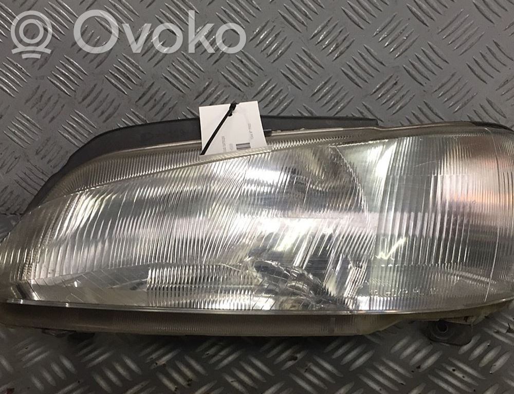 Peugeot 106 Lampa przednia 
